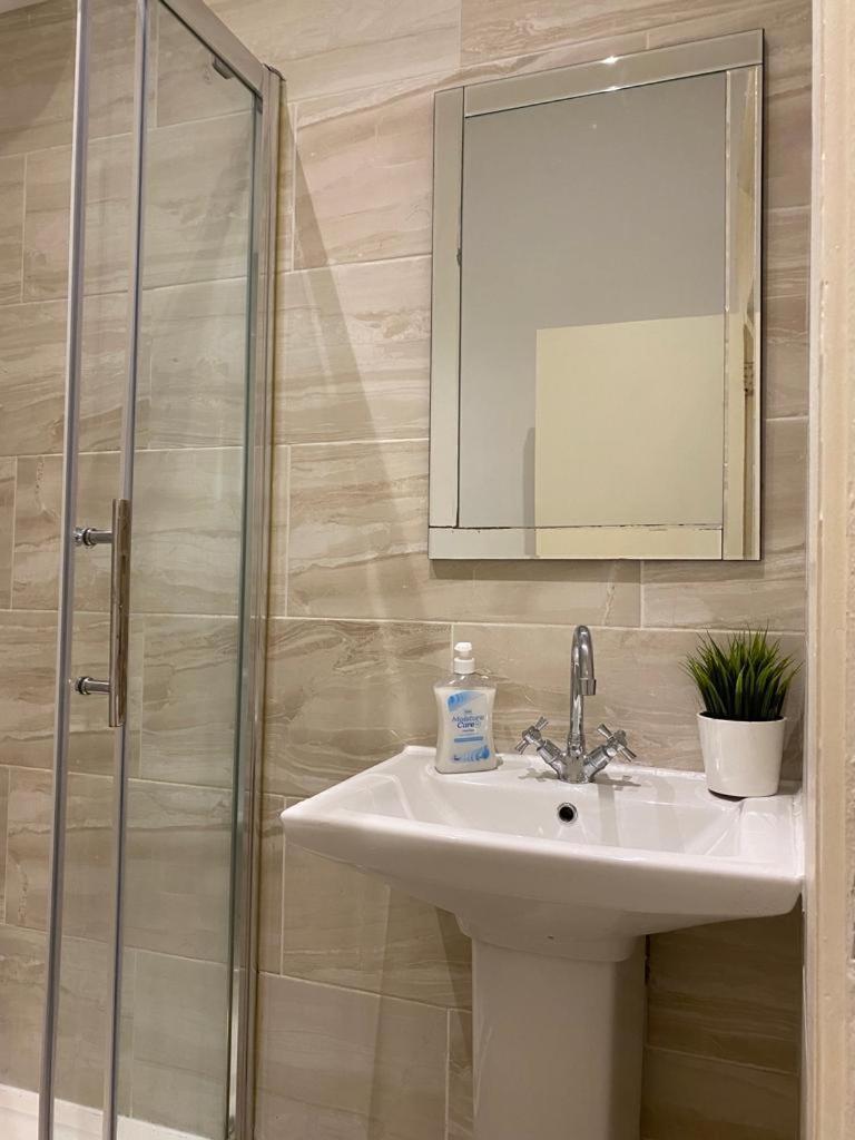Lovely Private Rooms In Camden, Central London Ngoại thất bức ảnh